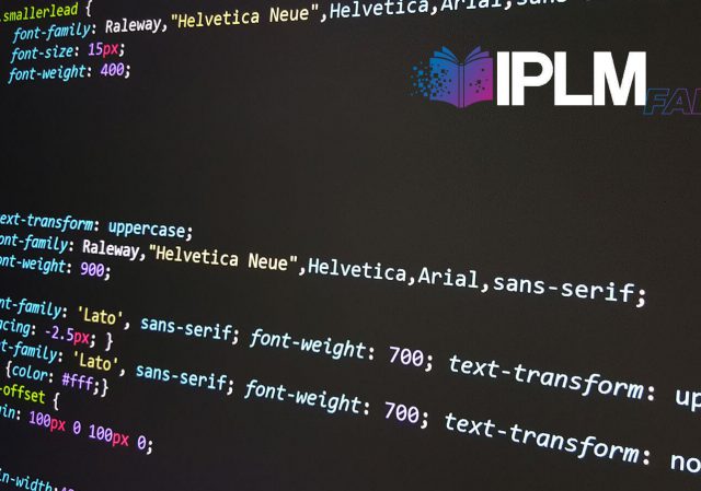 Logo IPLM FAD con sullo sfondo un listato di codice di programmazione